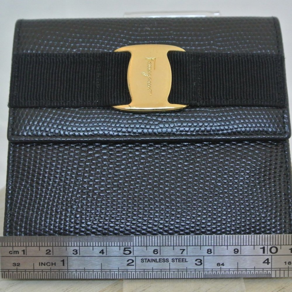 Authentic Salvatore Ferragamo Bow Short Wallet - Picture 9 of 9